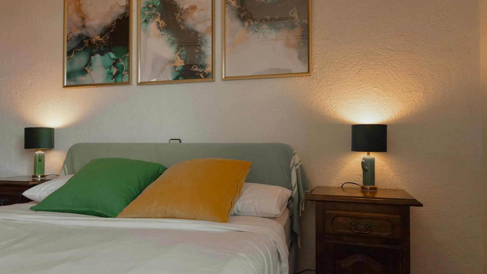 Villa Alella, 5 Bedrooms & Pool