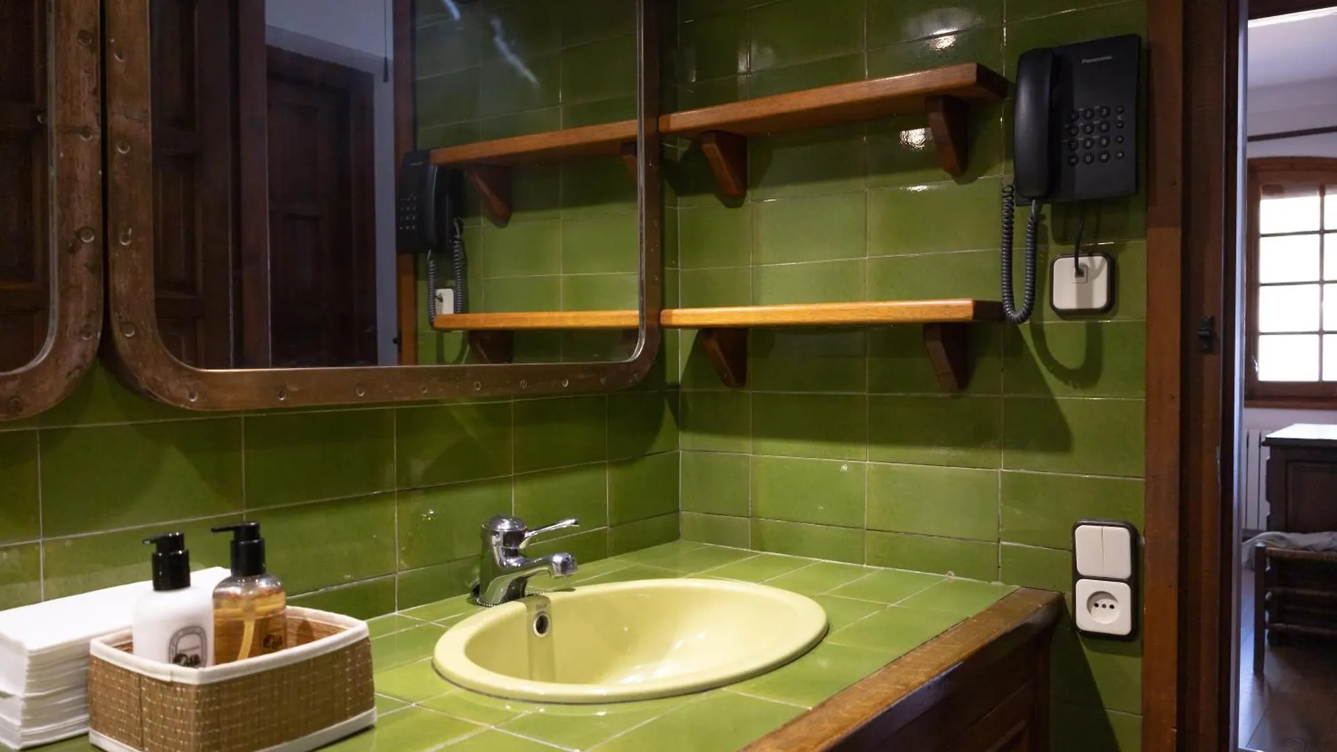 Villa Alella, 5 Bedrooms & Pool Spanje