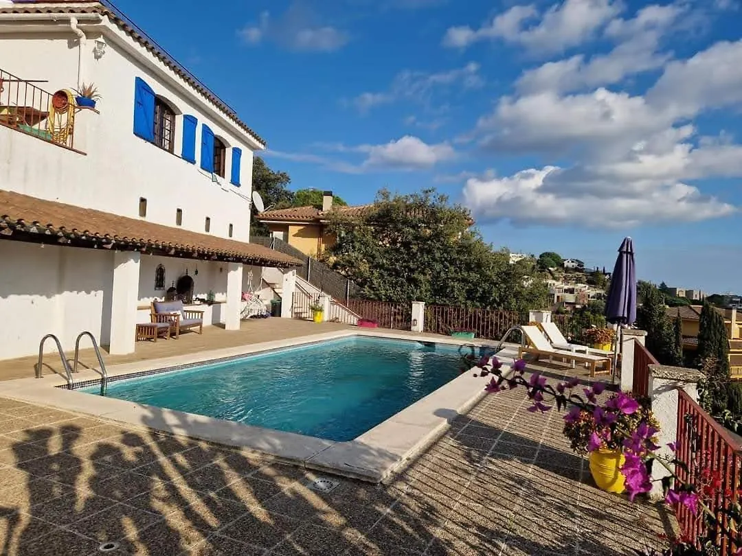 Villa Alella, 5 Bedrooms & Pool Alella