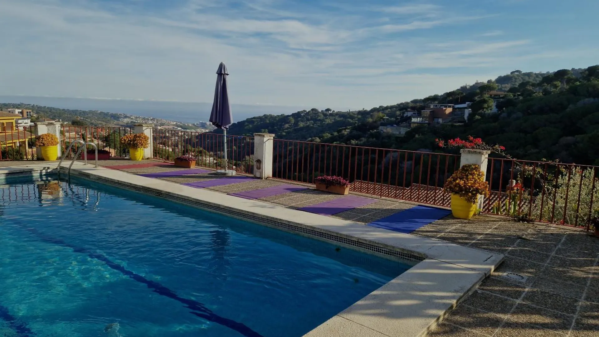 Villa Alella, 5 Bedrooms & Pool Alella